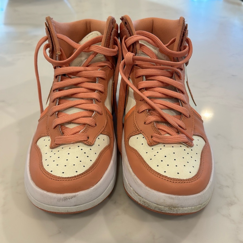 Women’s dunk high up ‘crimson bliss’